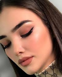 عاطفه حقیآموزش میکاپ و گریم در تهران نامک